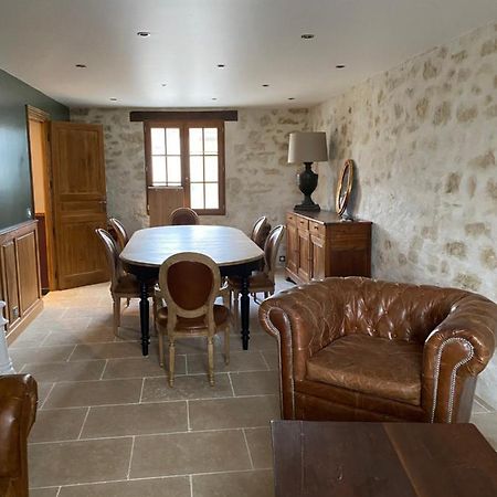 Bed and Breakfast La Maison Du Caillou Pontarme Zewnętrze zdjęcie