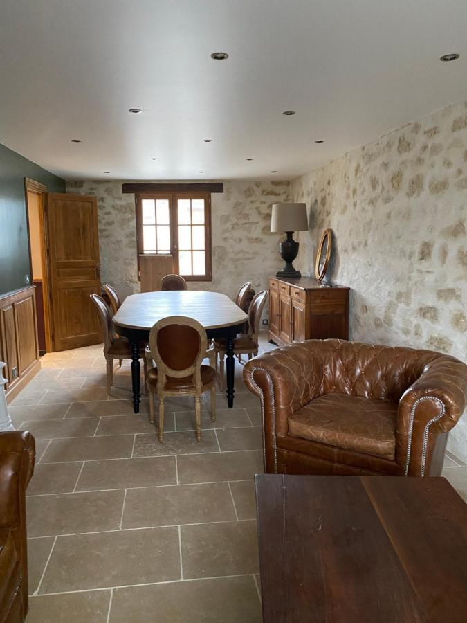 Bed and Breakfast La Maison Du Caillou Pontarme Zewnętrze zdjęcie