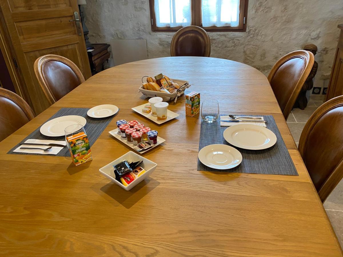Bed and Breakfast La Maison Du Caillou Pontarme Zewnętrze zdjęcie
