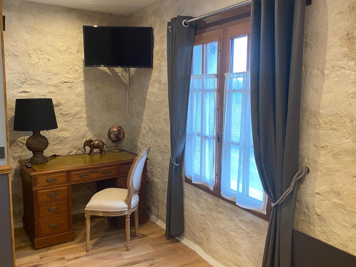 Bed and Breakfast La Maison Du Caillou Pontarme Zewnętrze zdjęcie
